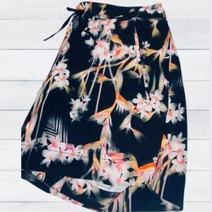 Tangerine Woman’s Athletic Shorts Size XL